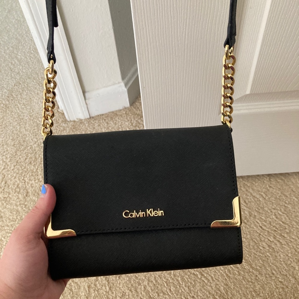 Calvin Klein cross body 🖤
